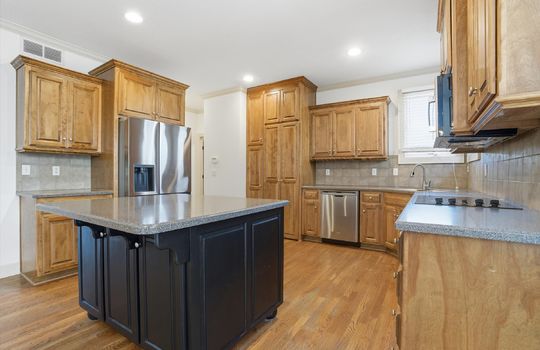 10-2300 NE Silver Spring Ln