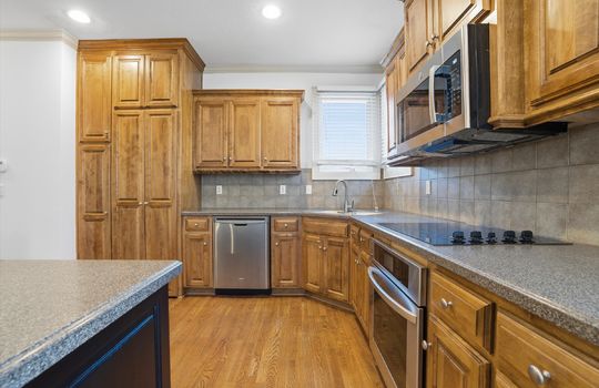 11-2300 NE Silver Spring Ln