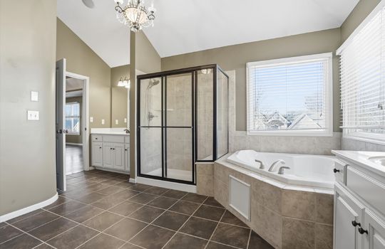 24-2300 NE Silver Spring Ln