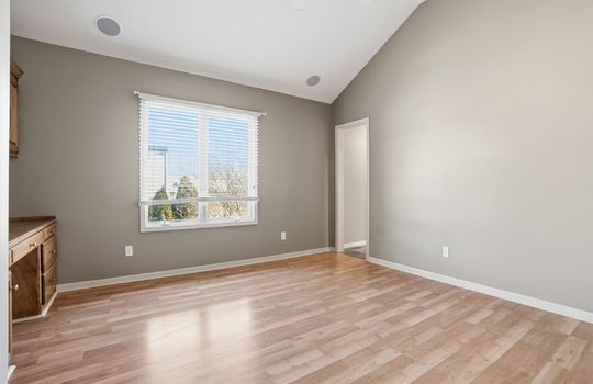 29-2300 NE Silver Spring Ln