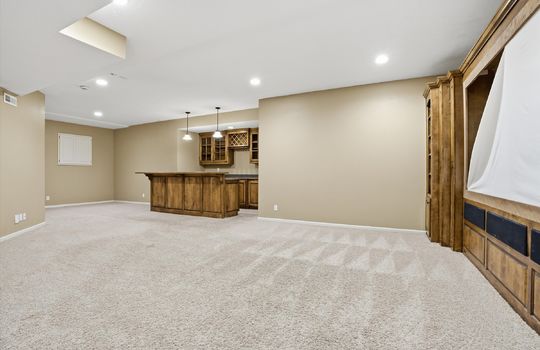 32-2300 NE Silver Spring Ln