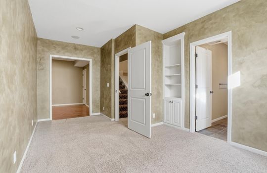 37-2300 NE Silver Spring Ln