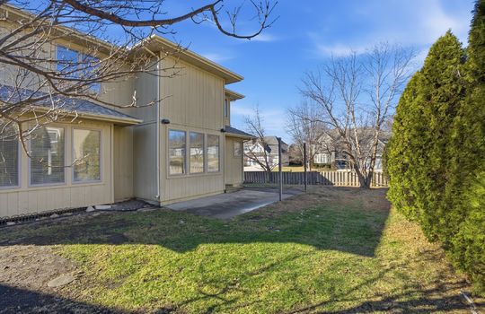 42-2300 NE Silver Spring Ln