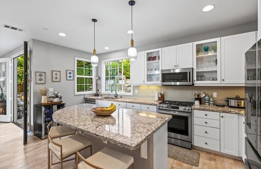 17-3736 Donna Ct, Carlsbad, CA 92008-17