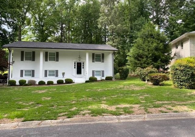 Seven-Springs-House-4