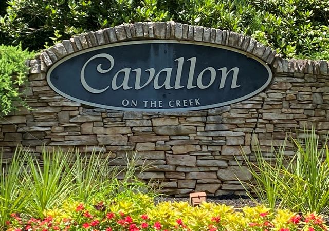 Cavallon-on-the-Creek-Entrance
