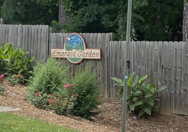 Emerald-Garden-Marietta-1-min
