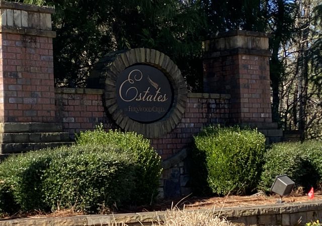 Estates-of-Fernwood-Creek-Neighborhood