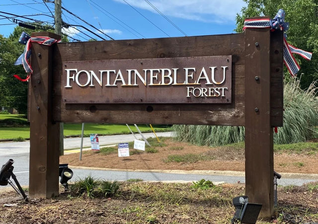 Fontainebleau-Entrance