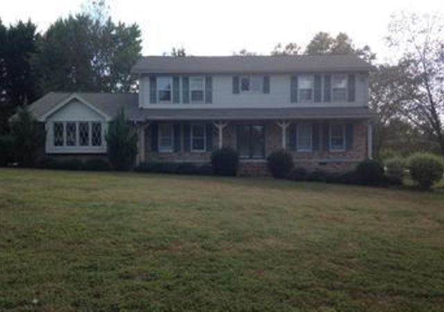 Fontainebleau-Forest-House-1