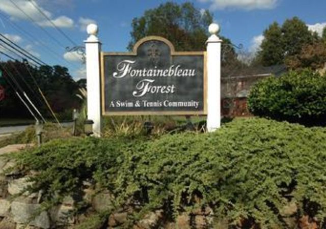 Fontainebleau-Forest-Neighborhood