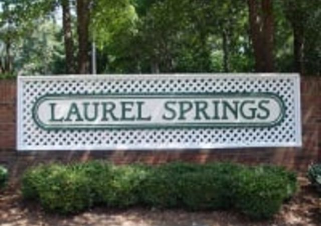 Laurel-Springs-monument
