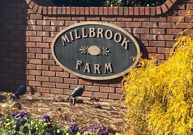 Millbrook-Farm-Neighborhood