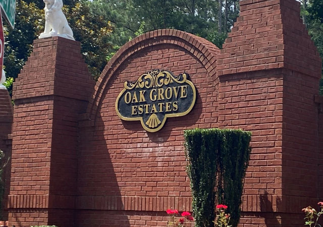 Oak-Grove-Estates-Entrance