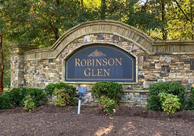 Robinson-Glen-Powder-Springs-3