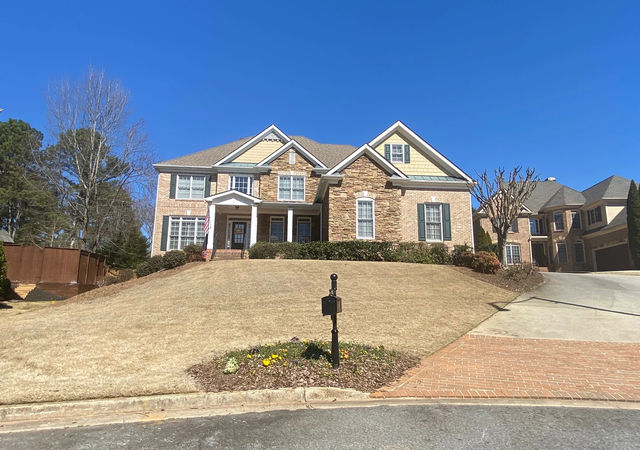 Straton-Hall-House-1