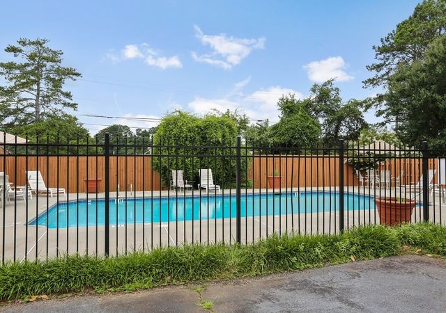 Swimming-Amenities (1)