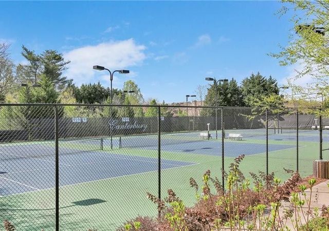 Tennis-Courts