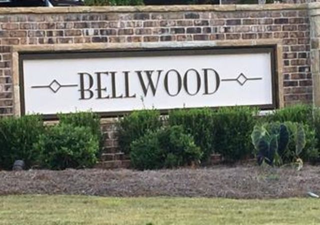 Bellwood-Monument