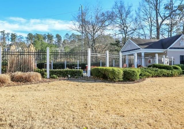 Neighborhood-amenities