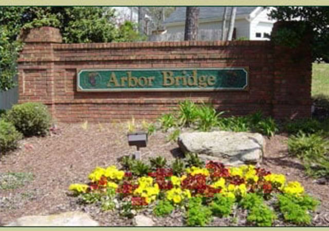 Arbor-Bridge-Monument