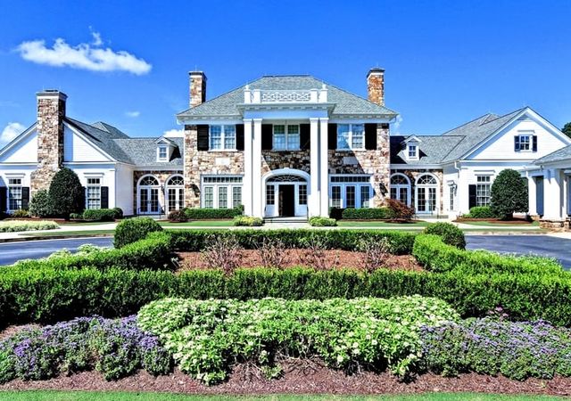 Atlanta-Country-Club-clubhouse