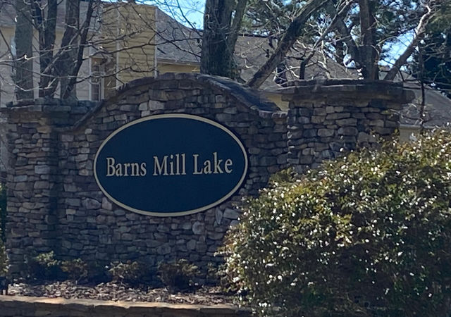 Barns-Mill-Lake-Neighborhood-2