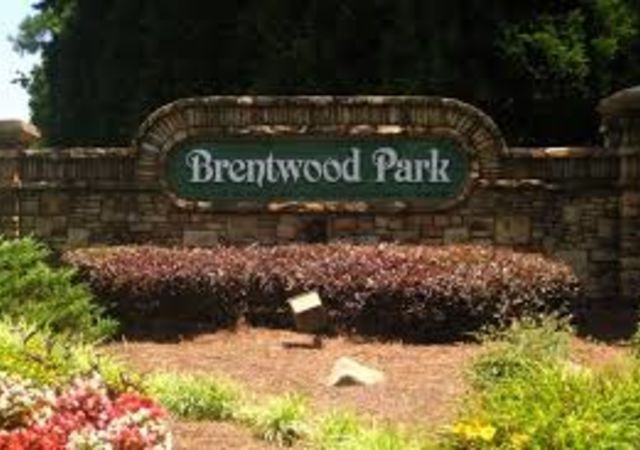Brentwood-Park-Monument