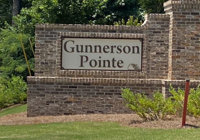Gunnerson-Pointe-Entrane