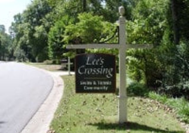 Lees-Crossing-Monument