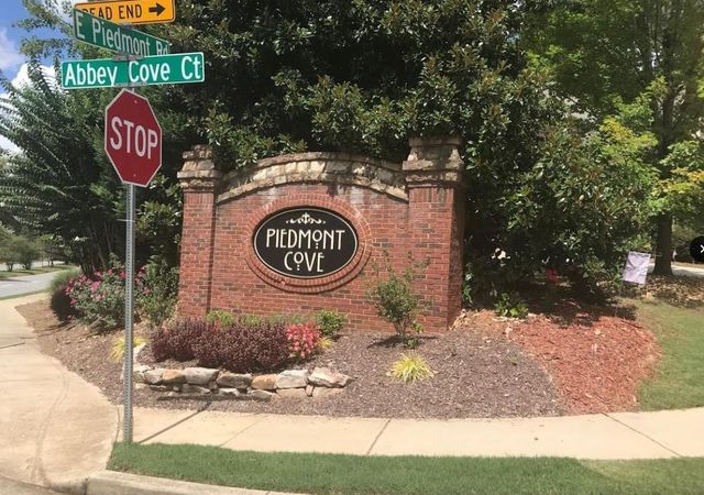 Piedmont-Cove-Neighborhood