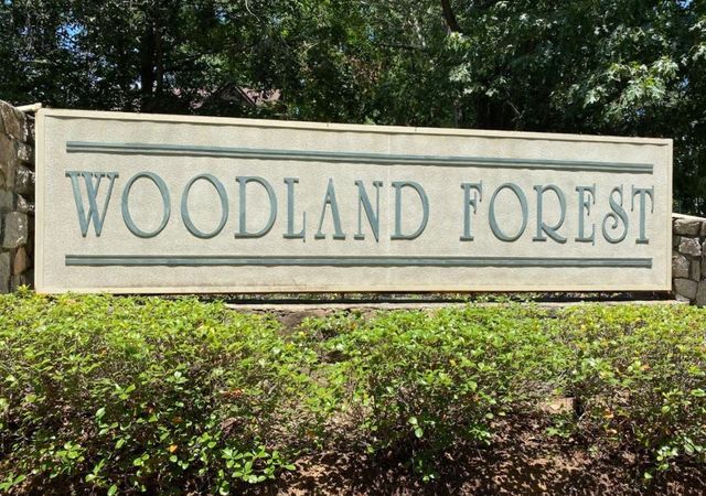 Woodland-Forest-Entrance-Post