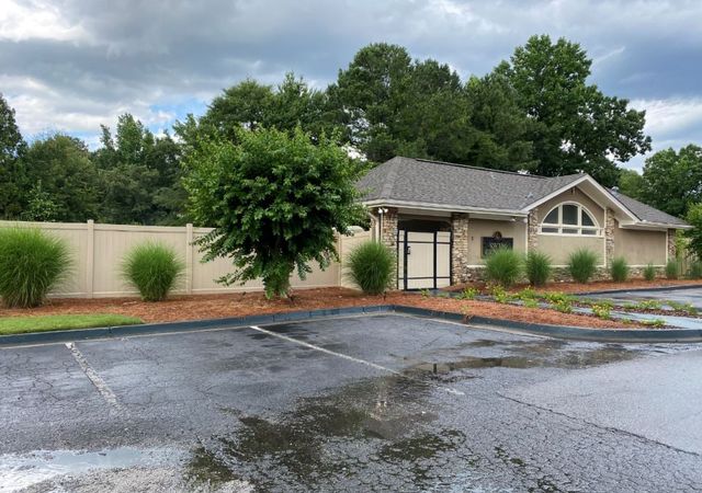 Polo-Fields-Clubhouse-2