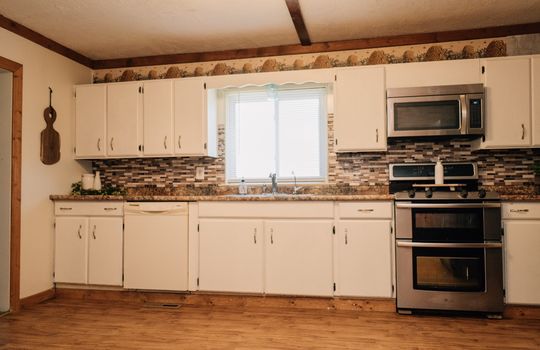 14. Kitchen Large