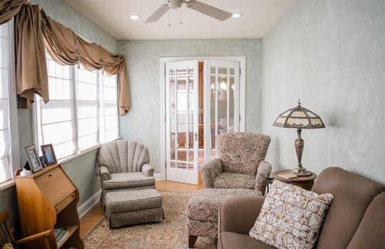 21. Livingroom3 Large