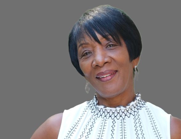 Joyce Headshot v3resize