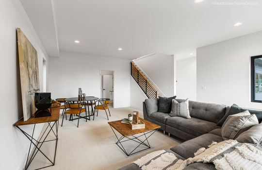 32_32_8236_NW_Thompson_Rd_Portland032_mls