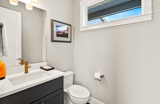 19_19_26315_NE_222nd_Cir019_mls
