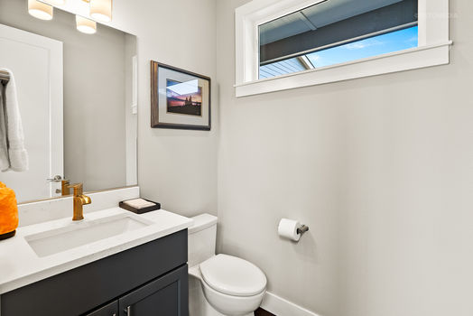 19_19_26315_NE_222nd_Cir019_mls