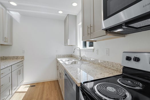 7028 SE 86th Ave Portland OR_13