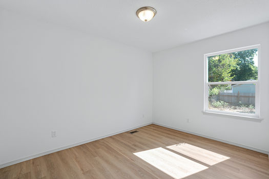 7028 SE 86th Ave Portland OR_21