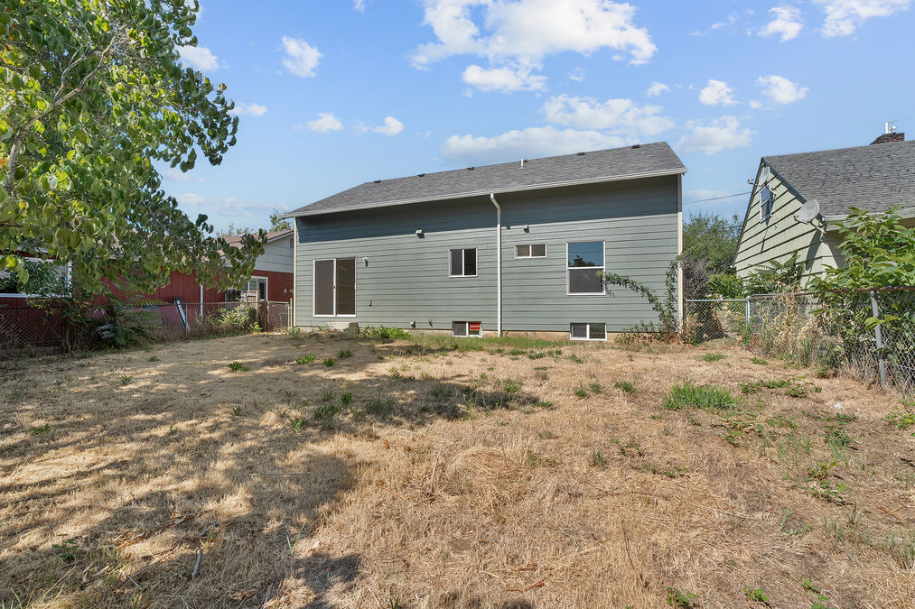 7028 SE 86th Ave Portland OR_41