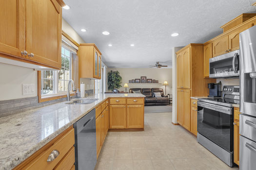 361 SW Howard Dr McMinnville OR_25