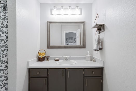 7191 SW Sagert St Tualatin OR_024