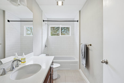 1330 SE Hume St Portland OR_22