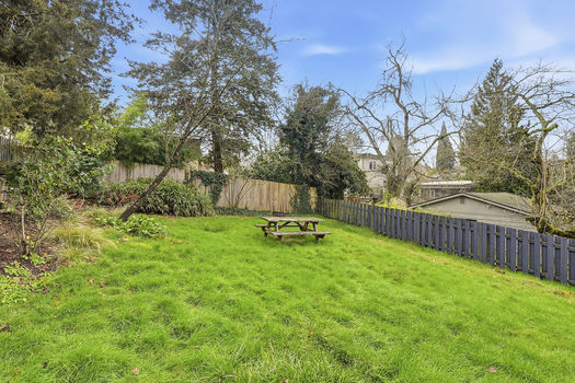 1330 SE Hume St Portland OR_37