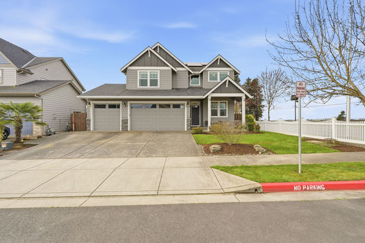 1301 Sunflower St Woodburn OR_03