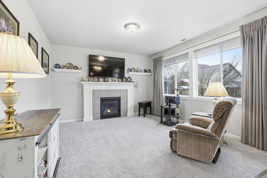 1301 Sunflower St Woodburn OR_21