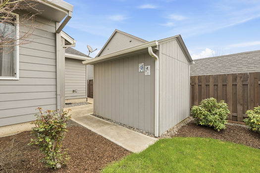1301 Sunflower St Woodburn OR_47