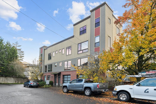 3412 SW Moss St Portland OR_05